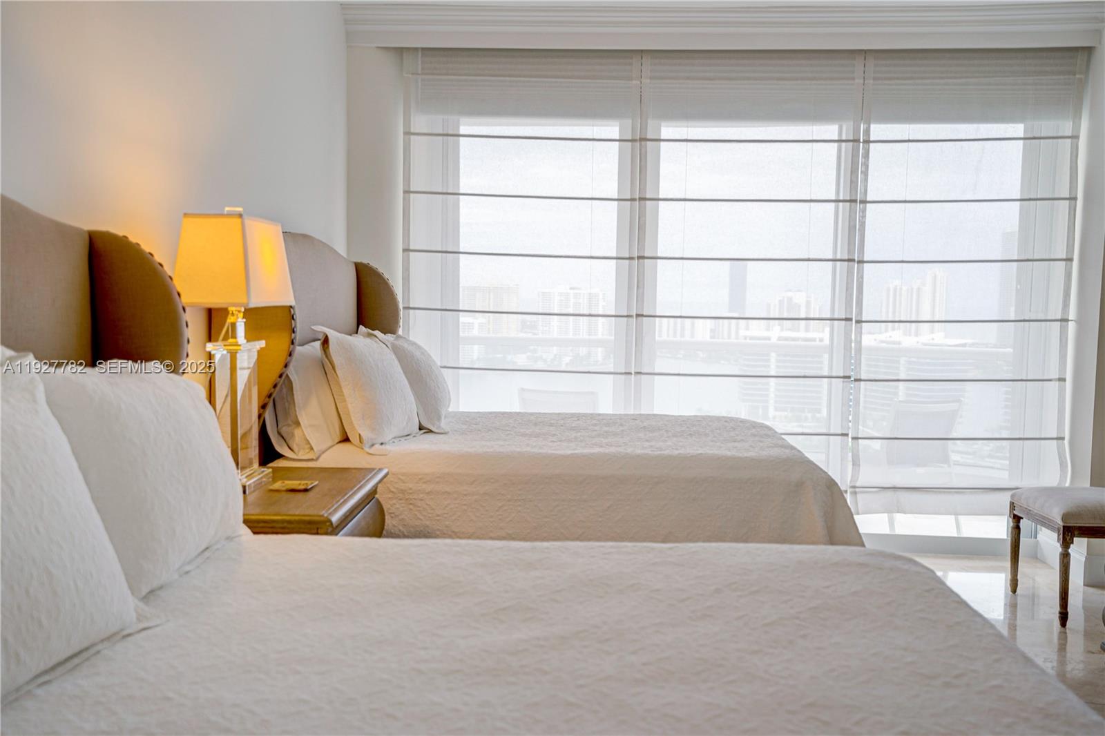 2806 3 / 4 2390 кв.футов $ 2025-12-09 0 Фото