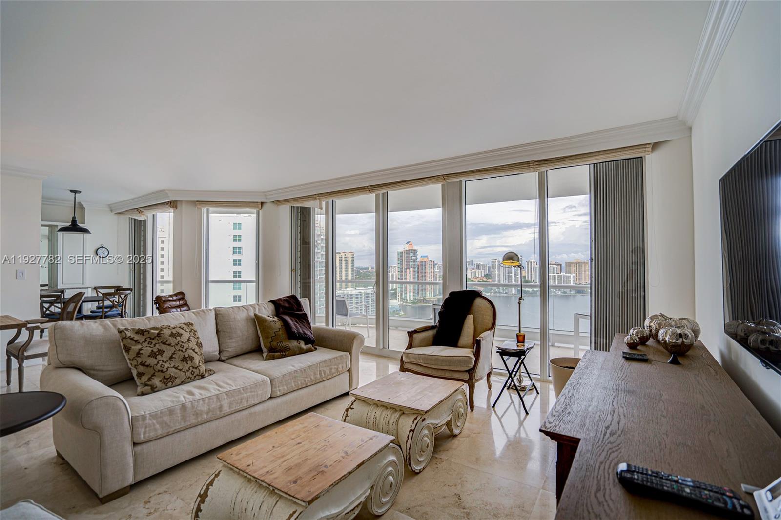 2806 3 / 4 2390 кв.футов $ 2025-12-09 0 Фото