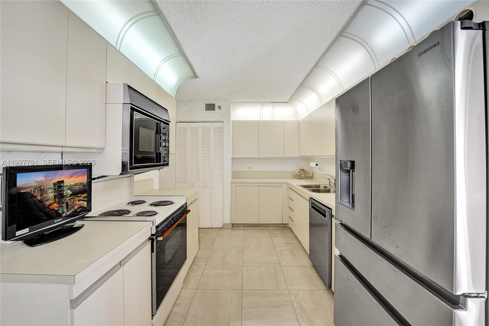 Photo of 1201 Ocean Dr #1601S, Hollywood, Florida, 33019 -