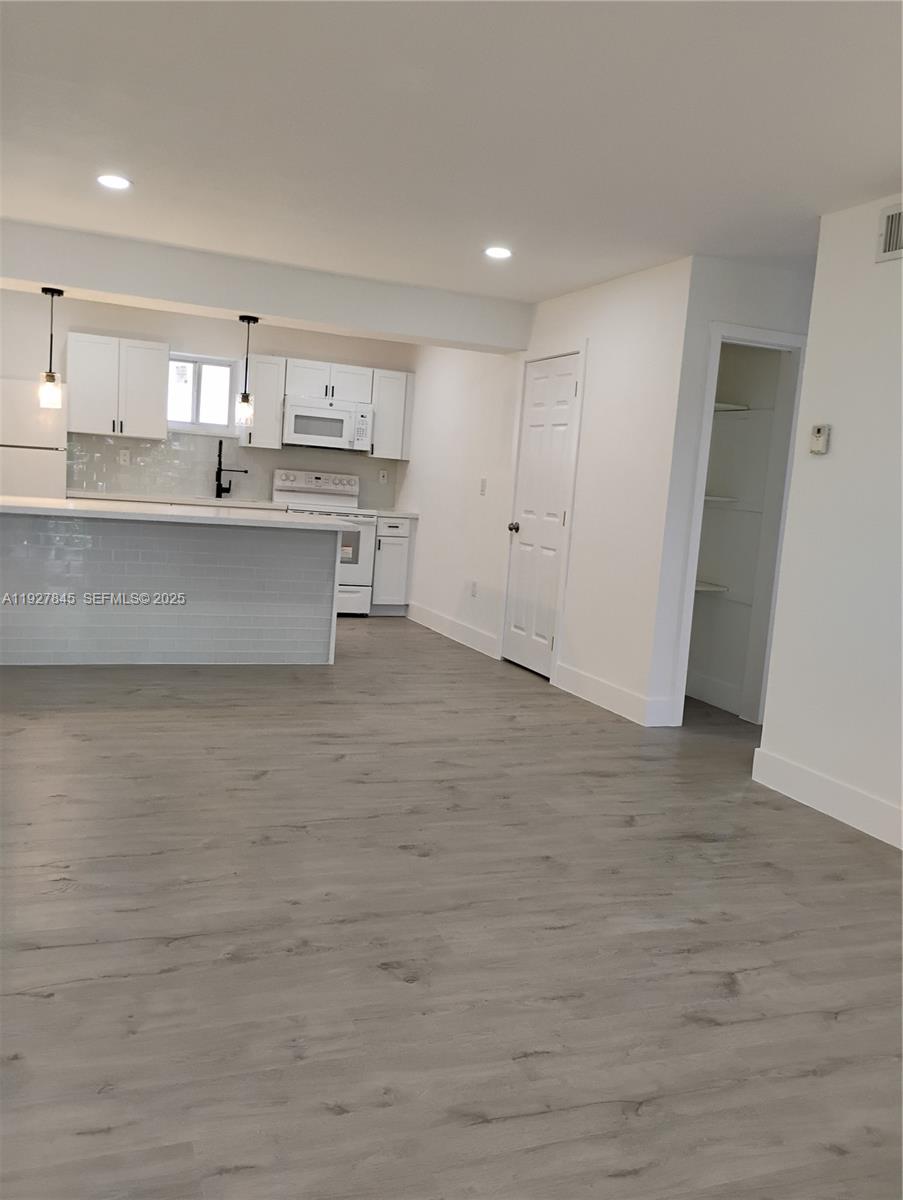   /  3512 sq. ft. $ 2025-12-09 0 Photo