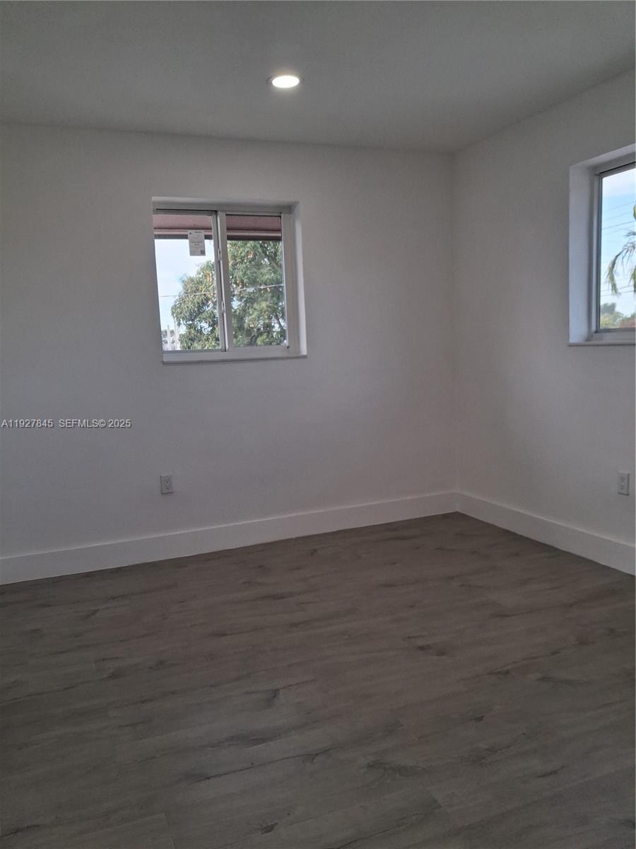   /  3512 sq. ft. $ 2025-12-09 0 Photo