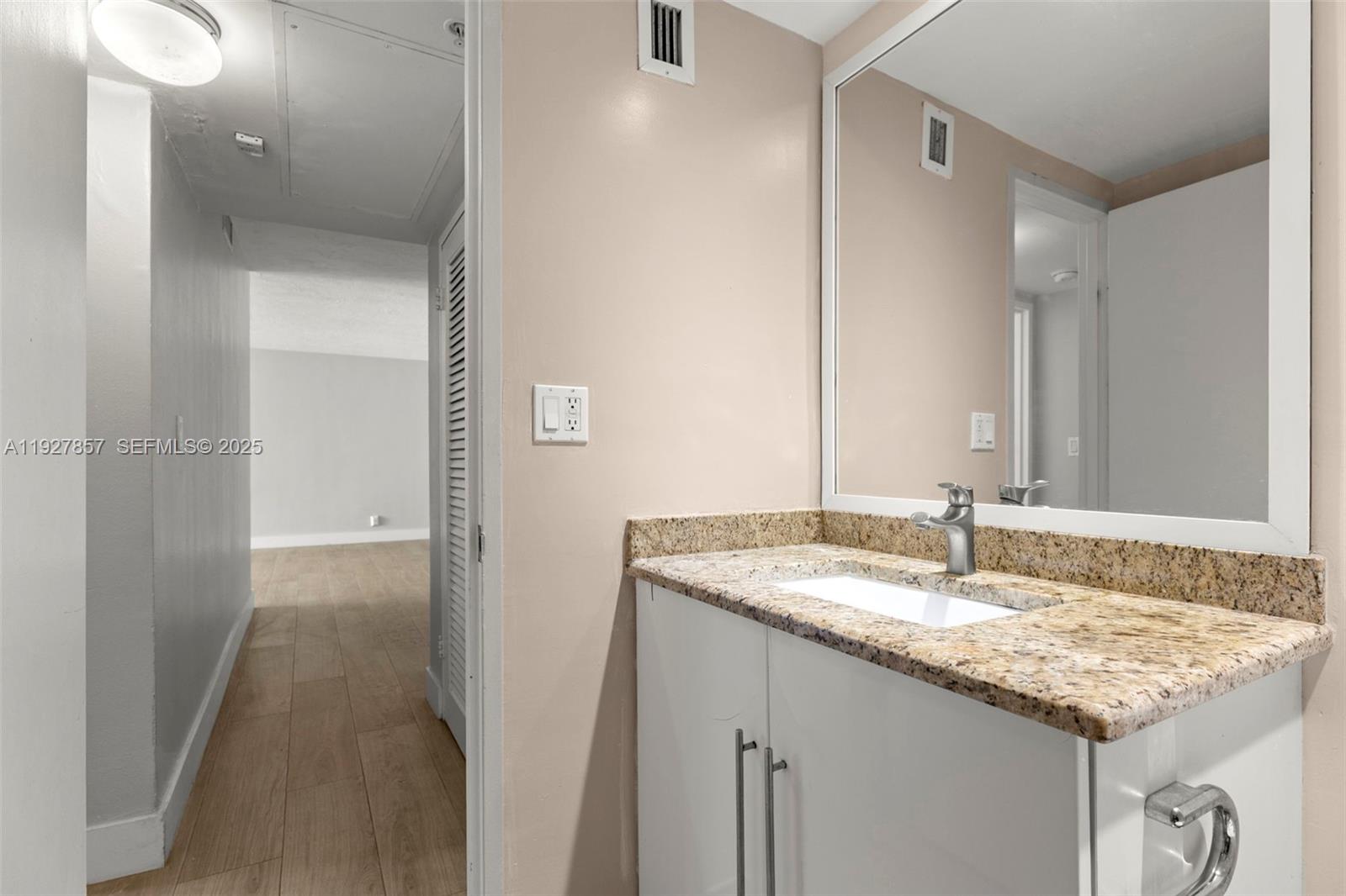 Photo of 3001 Ocean Dr #1145, Hollywood, Florida, 33019 -