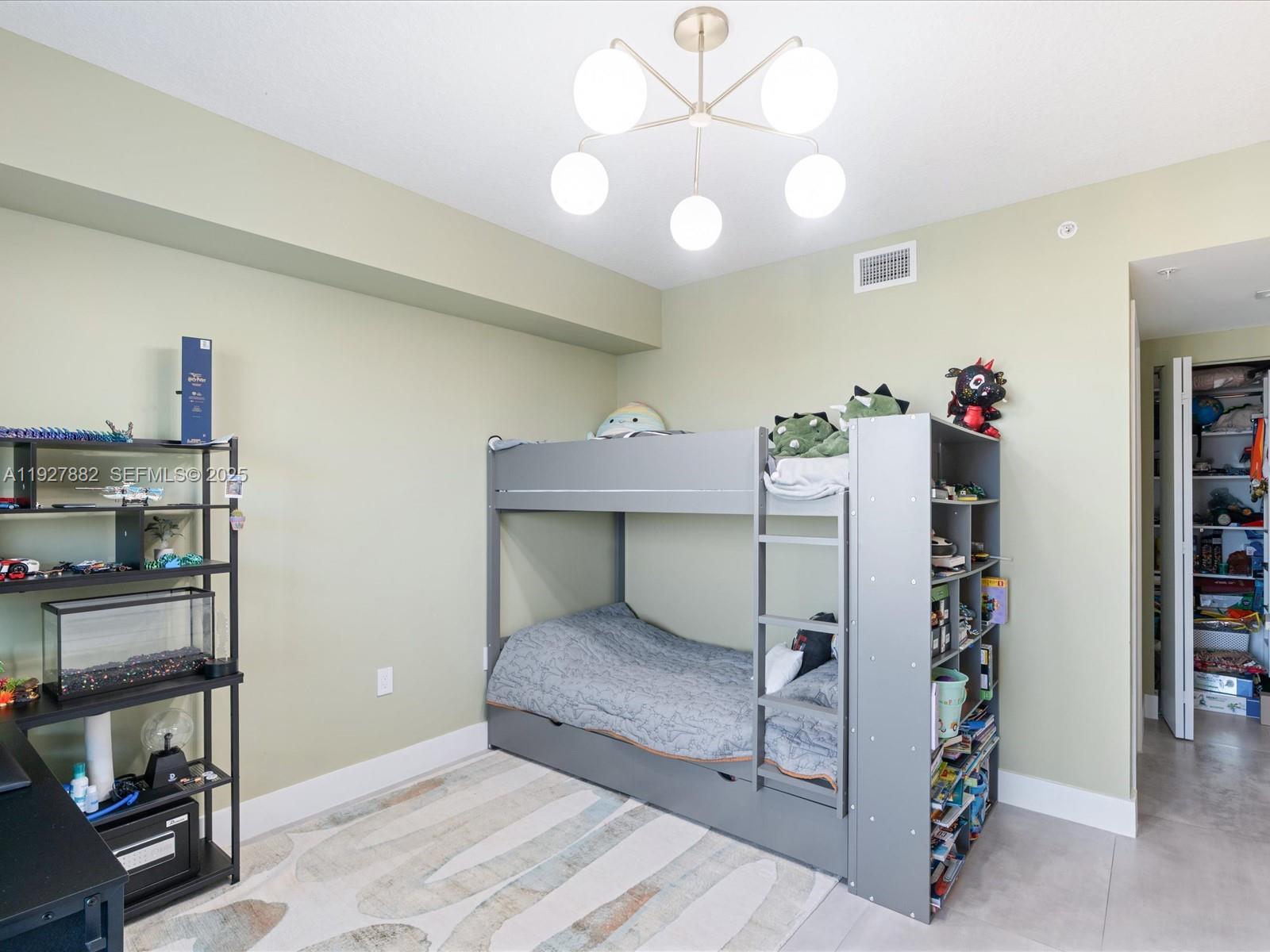 See details 4-1405 2 / 3 1541 sq. ft. $ 2025-12-09 0 Photo