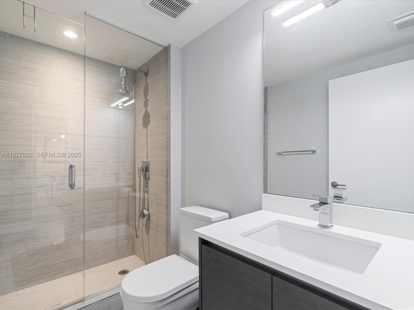 See details 4-1405 2 / 3 1541 sq. ft. $ 2025-12-09 0 Photo