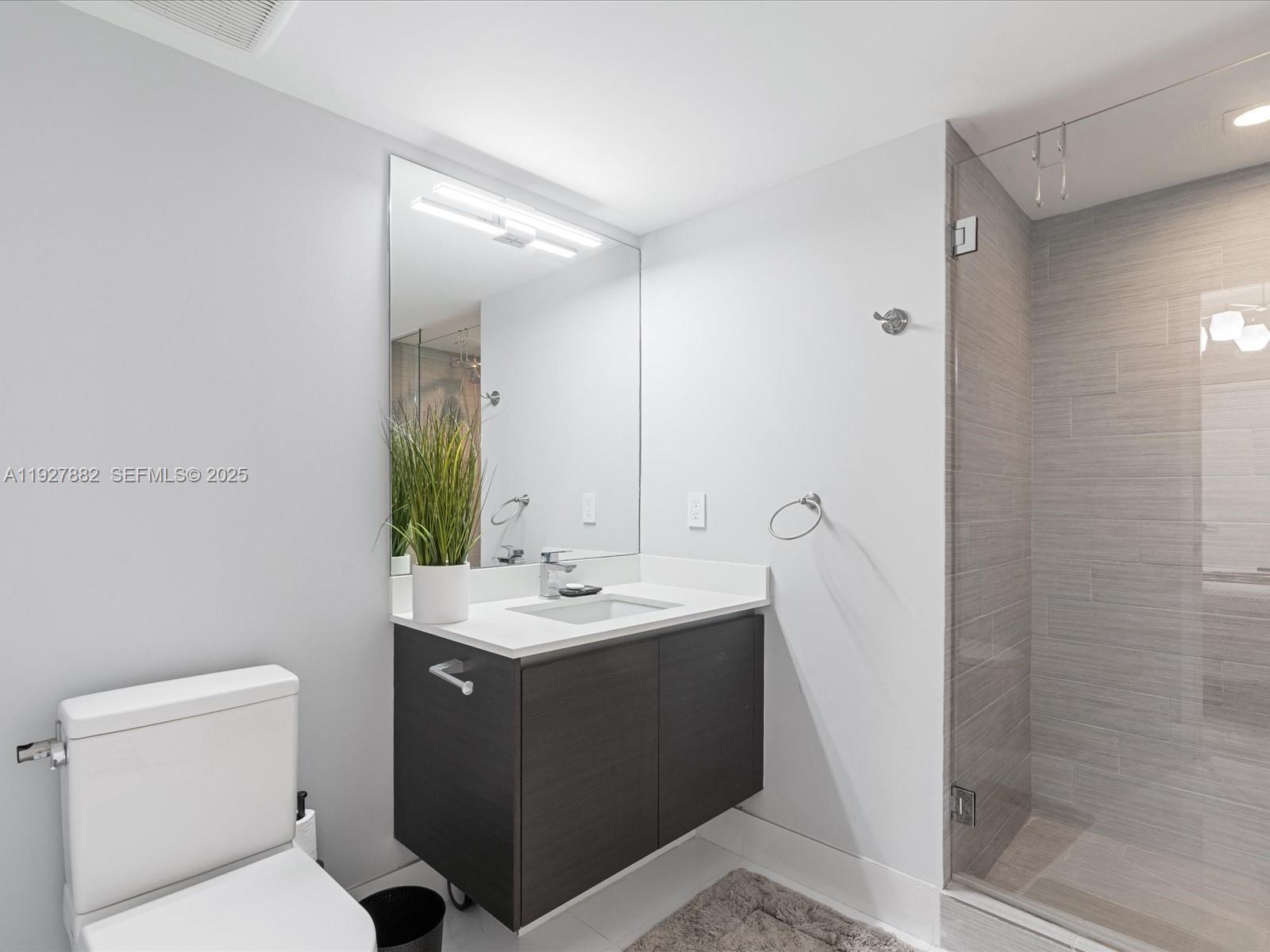 See details 4-1405 2 / 3 1541 sq. ft. $ 2025-12-09 0 Photo