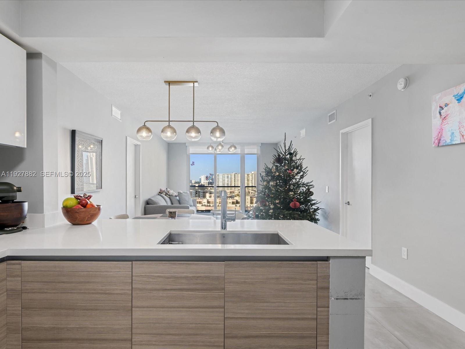 See details 4-1405 2 / 3 1541 sq. ft. $ 2025-12-09 0 Photo