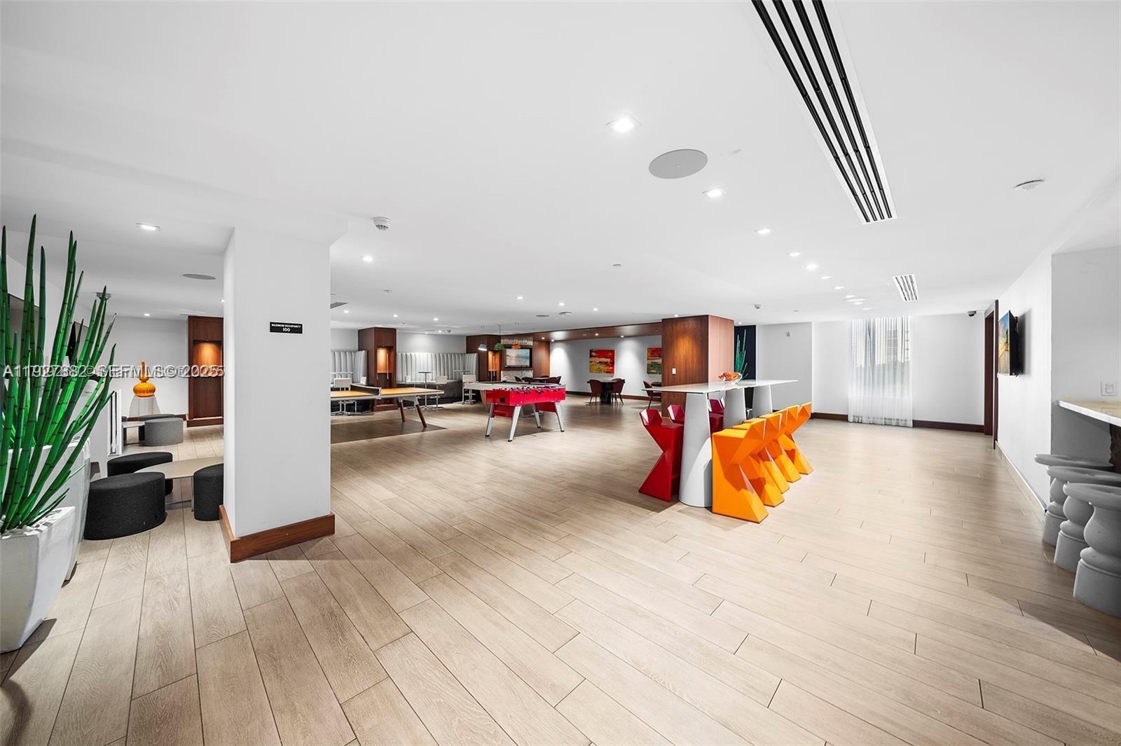 See details 4-1405 2 / 3 1541 sq. ft. $ 2025-12-09 0 Photo