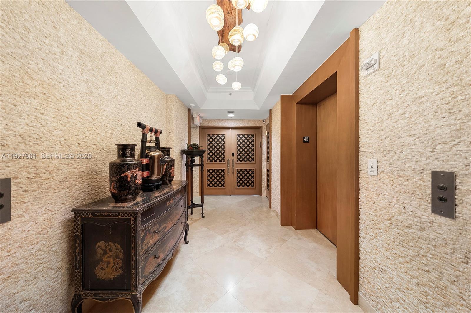 4303 5 / 5 4415 sq. ft. $ 2025-12-09 0 Photo