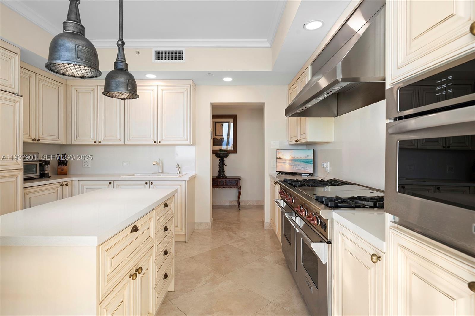 4303 5 / 5 4415 sq. ft. $ 2025-12-09 0 Photo