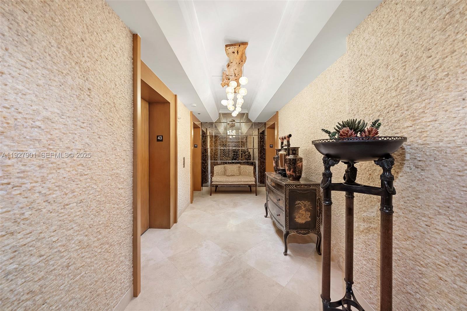 4303 5 / 5 4415 sq. ft. $ 2025-12-09 0 Photo