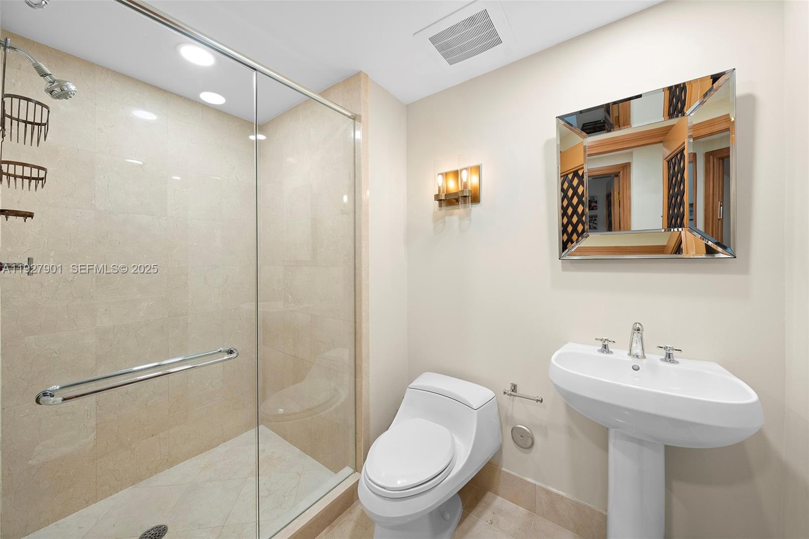 4303 5 / 5 4415 sq. ft. $ 2025-12-09 0 Photo