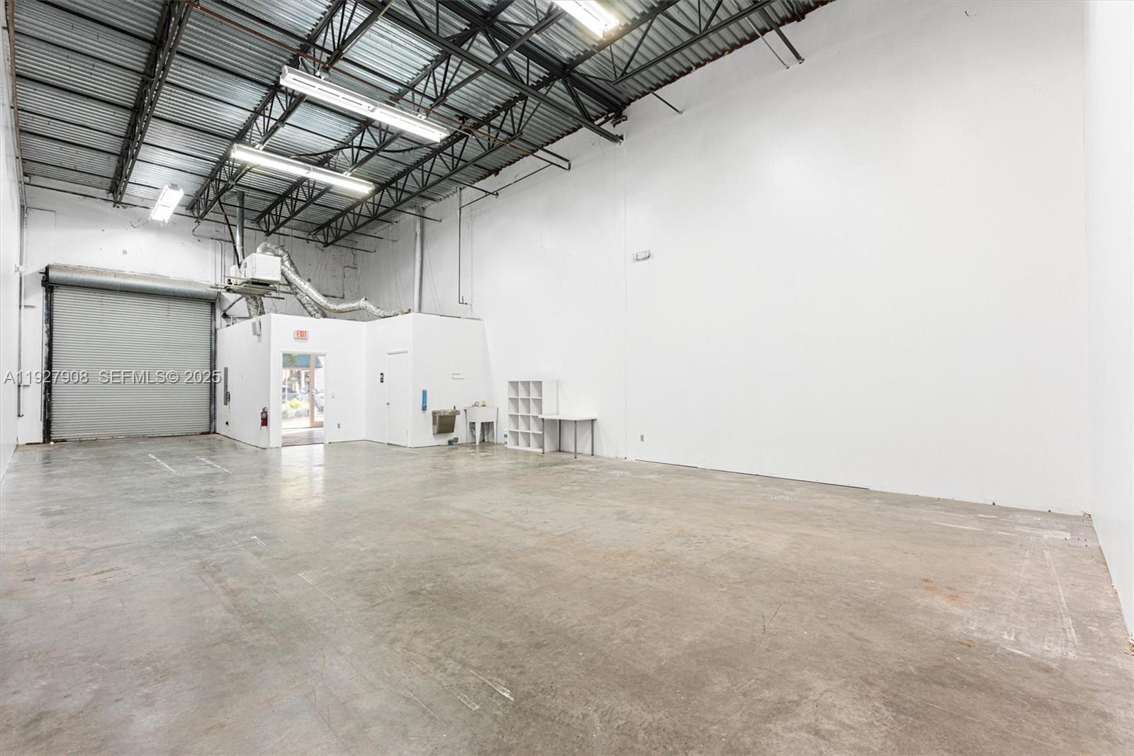 See details 13 / sq. ft. $ 2025-12-09 0 Photo