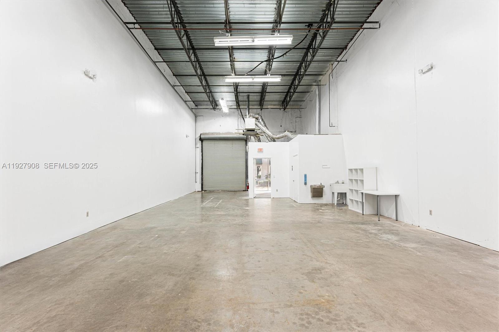 See details 13 / sq. ft. $ 2025-12-09 0 Photo