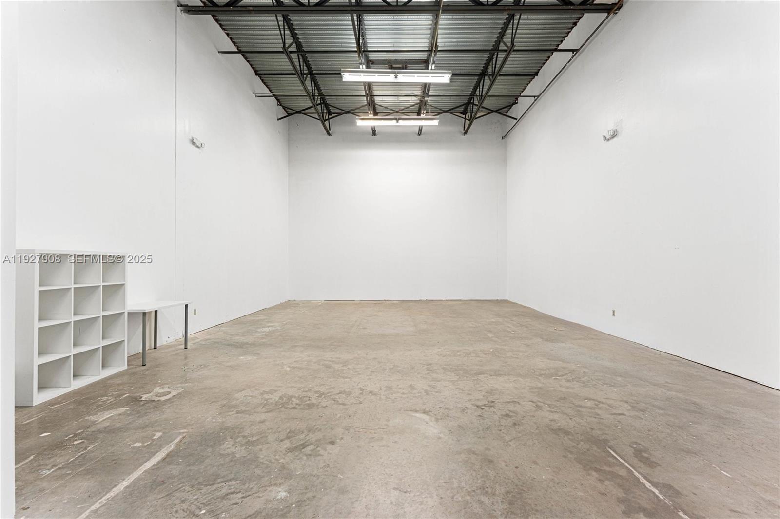 See details 13 / sq. ft. $ 2025-12-09 0 Photo