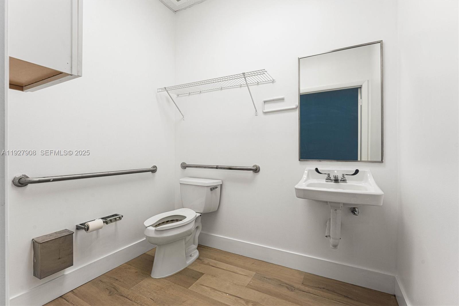 See details 13 / sq. ft. $ 2025-12-09 0 Photo