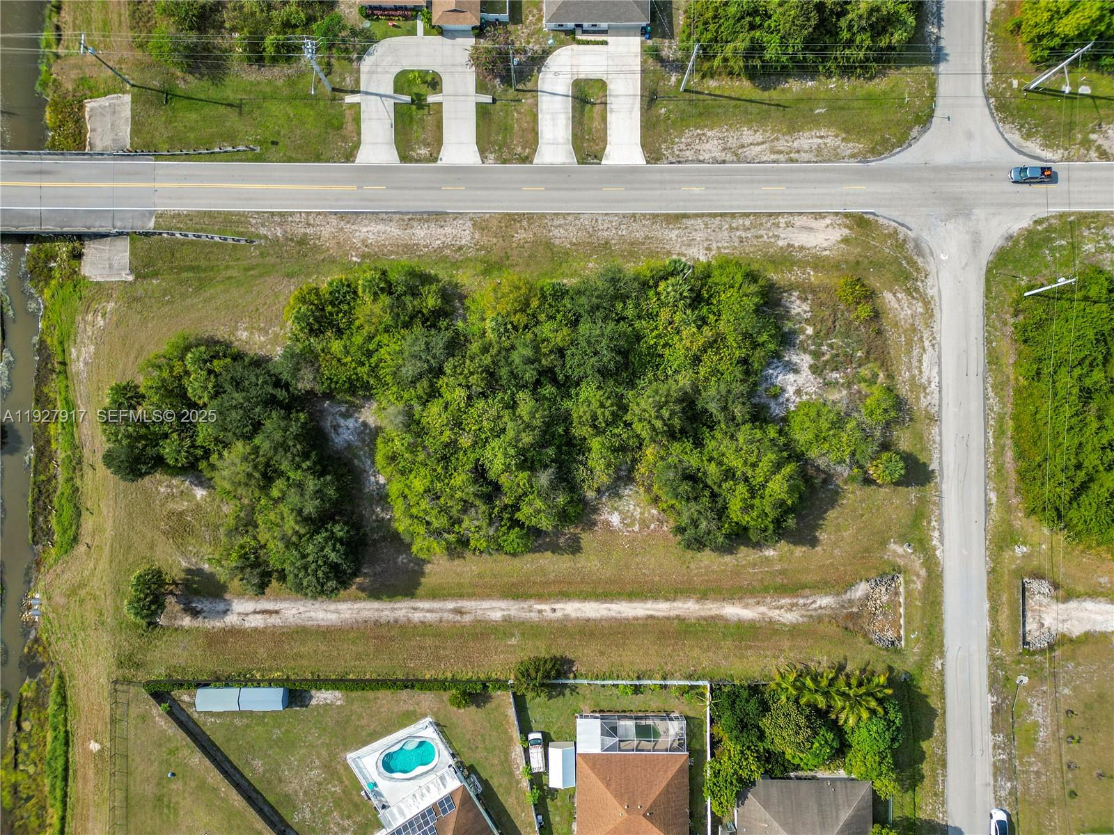 See details / sq. ft. $ 2025-12-12 0 Photo