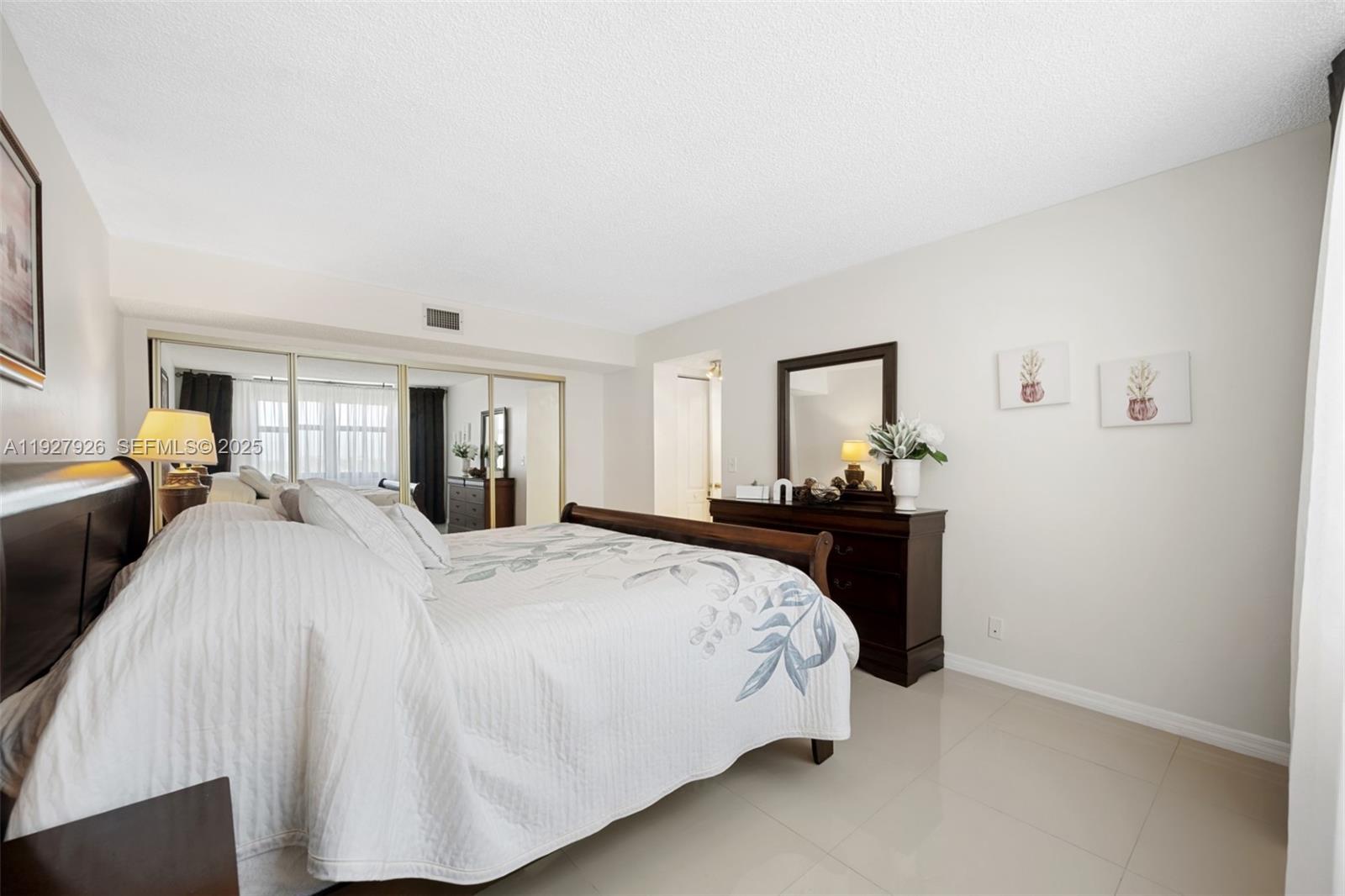 Photo of 2401 Ocean Dr  #1007, Hollywood, Florida, 33019 - 