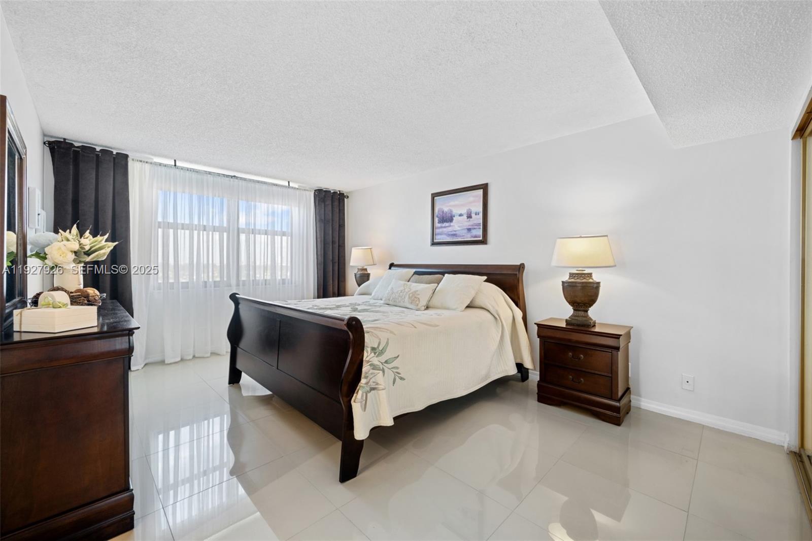 Photo of 2401 Ocean Dr  #1007, Hollywood, Florida, 33019 - 