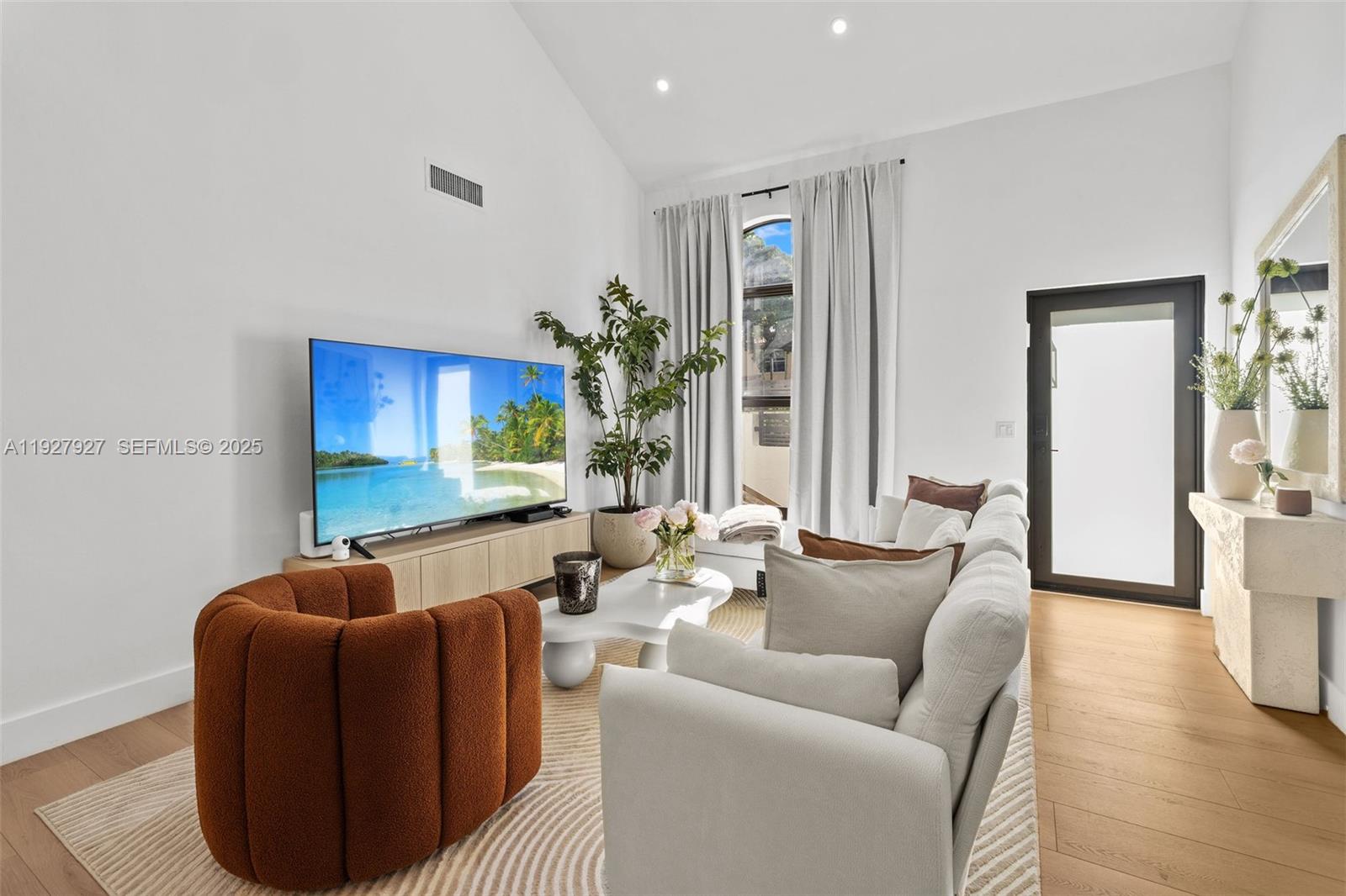 Photo of 21216 Harbor Way (21216), Aventura, Florida, 33180 -