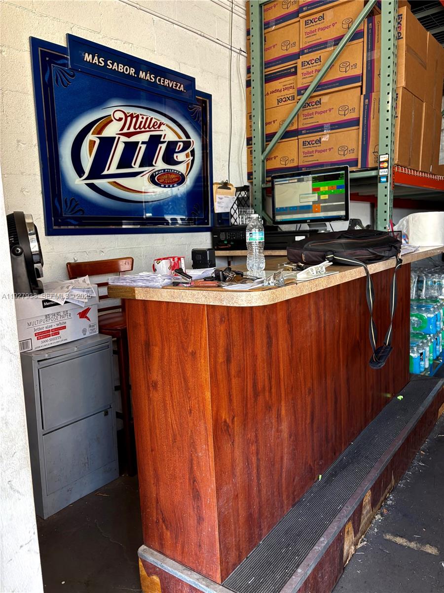   /   кв.футов $ 2025-12-09 0 Фото