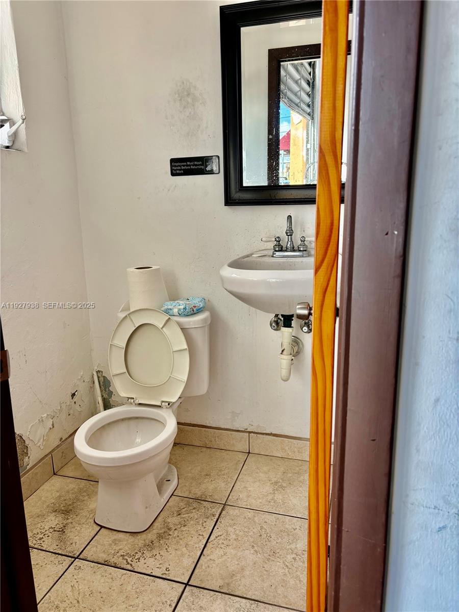   /   кв.футов $ 2025-12-09 0 Фото