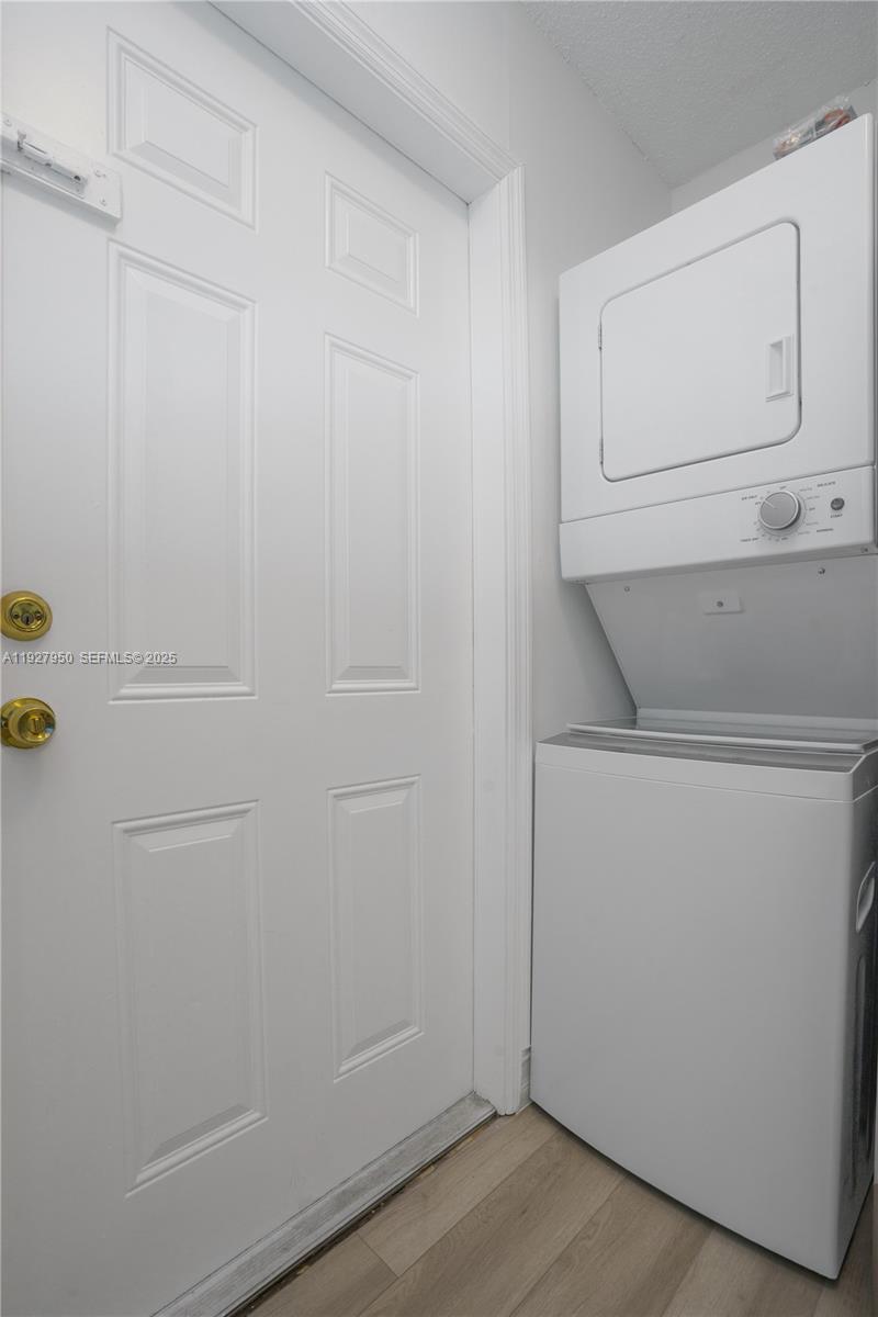 Подробнее / 2545 кв.футов $ 2025-12-09 0 Фото