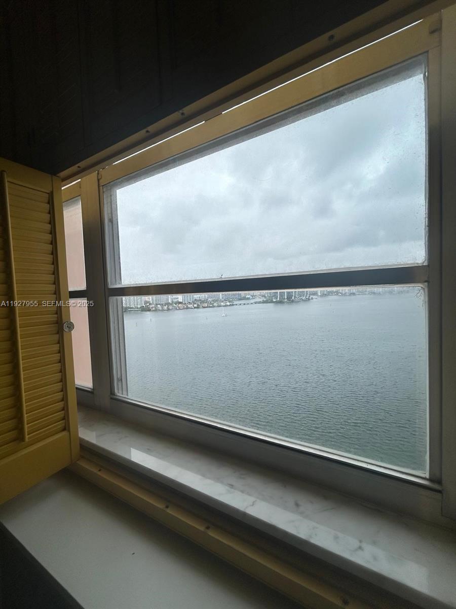 Подробнее 1820 2 / 2 1275 кв.футов $ 2025-12-09 0 Фото