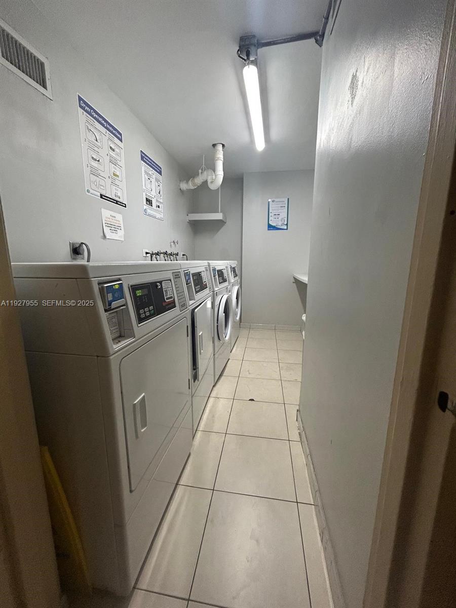 Подробнее 1820 2 / 2 1275 кв.футов $ 2025-12-09 0 Фото