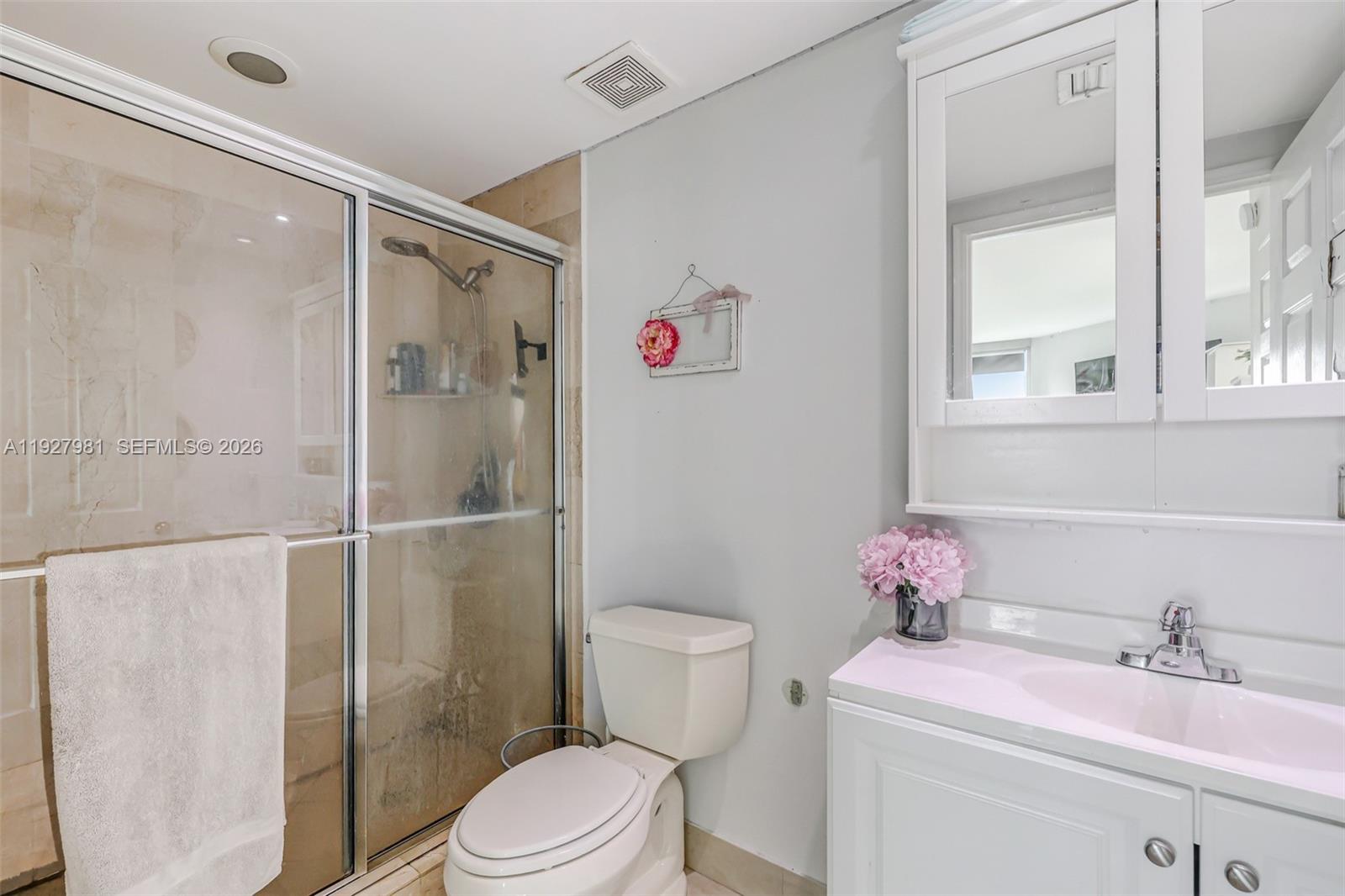 Photo of 3370 Hidden Bay Dr #1207, Aventura, Florida, 33180 - Bathroom 2