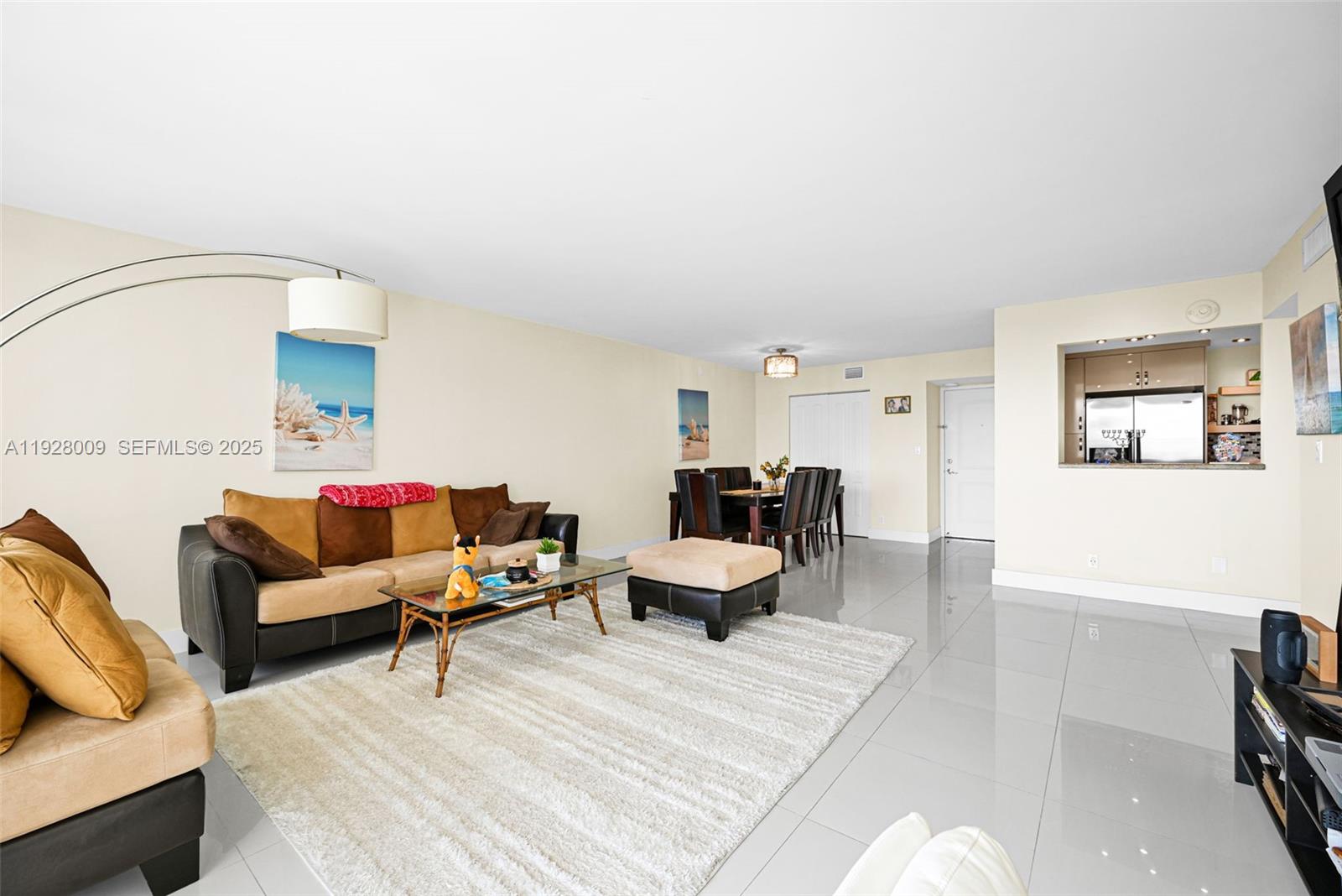 See details 606 2 / 2 1521 sq. ft. $ 2025-12-11 0 Photo