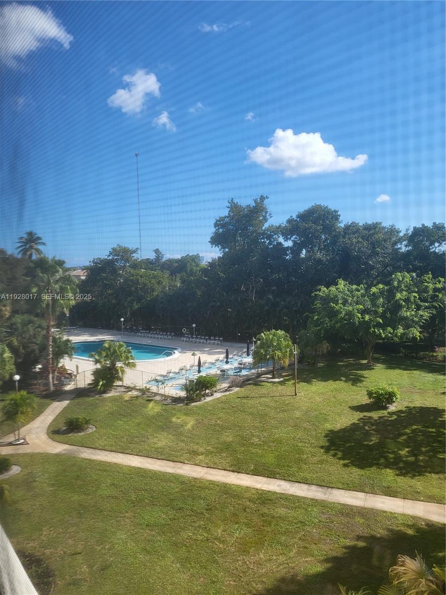 Ver detalles 405 1 / 2 844 sq. ft. $ 2025-12-09 0 foto