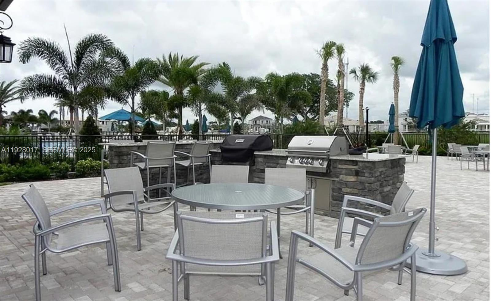 See details 405 1 / 2 844 sq. ft. $ 2025-12-09 0 Photo