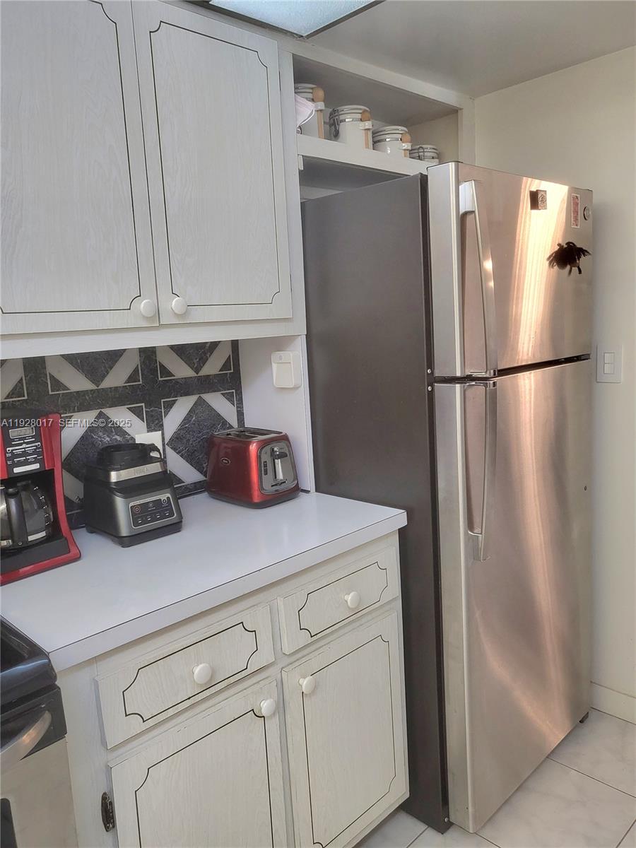 Ver detalles 405 1 / 2 844 sq. ft. $ 2025-12-09 0 foto