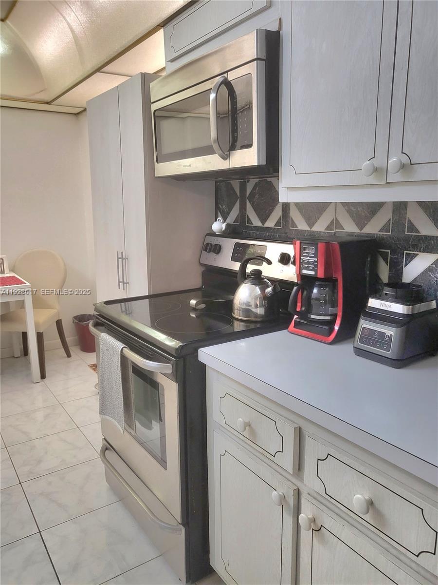 Ver detalles 405 1 / 2 844 sq. ft. $ 2025-12-09 0 foto