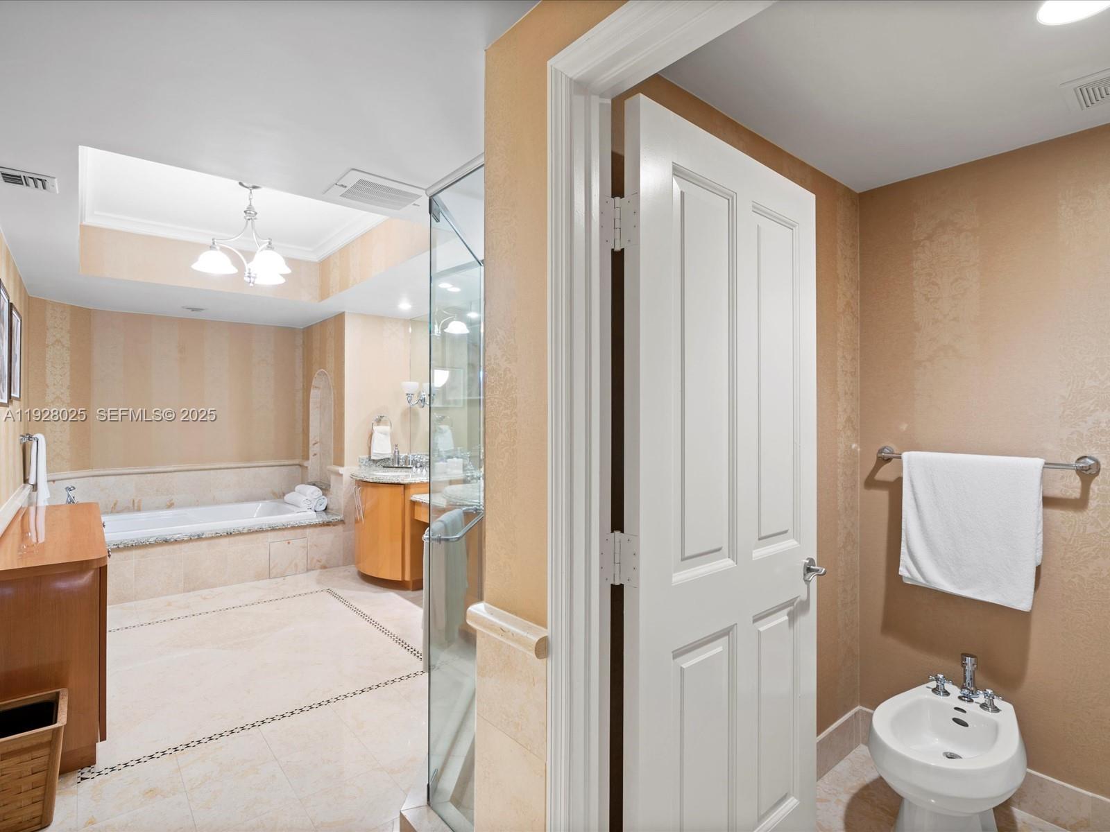 Ver detalles 3303 3 / 3 2031 sq. ft. $ 2025-12-09 0 foto