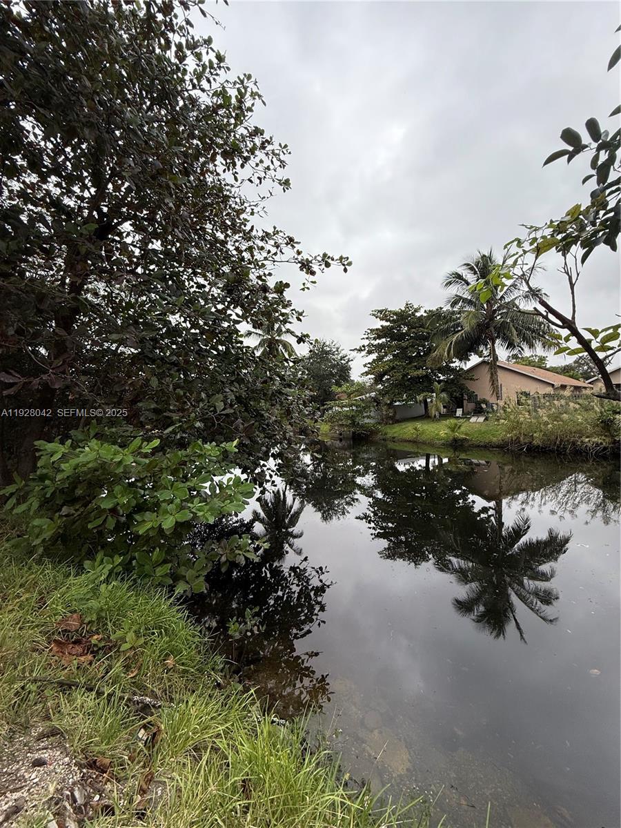 See details / sq. ft. $ 2025-12-09 0 Photo