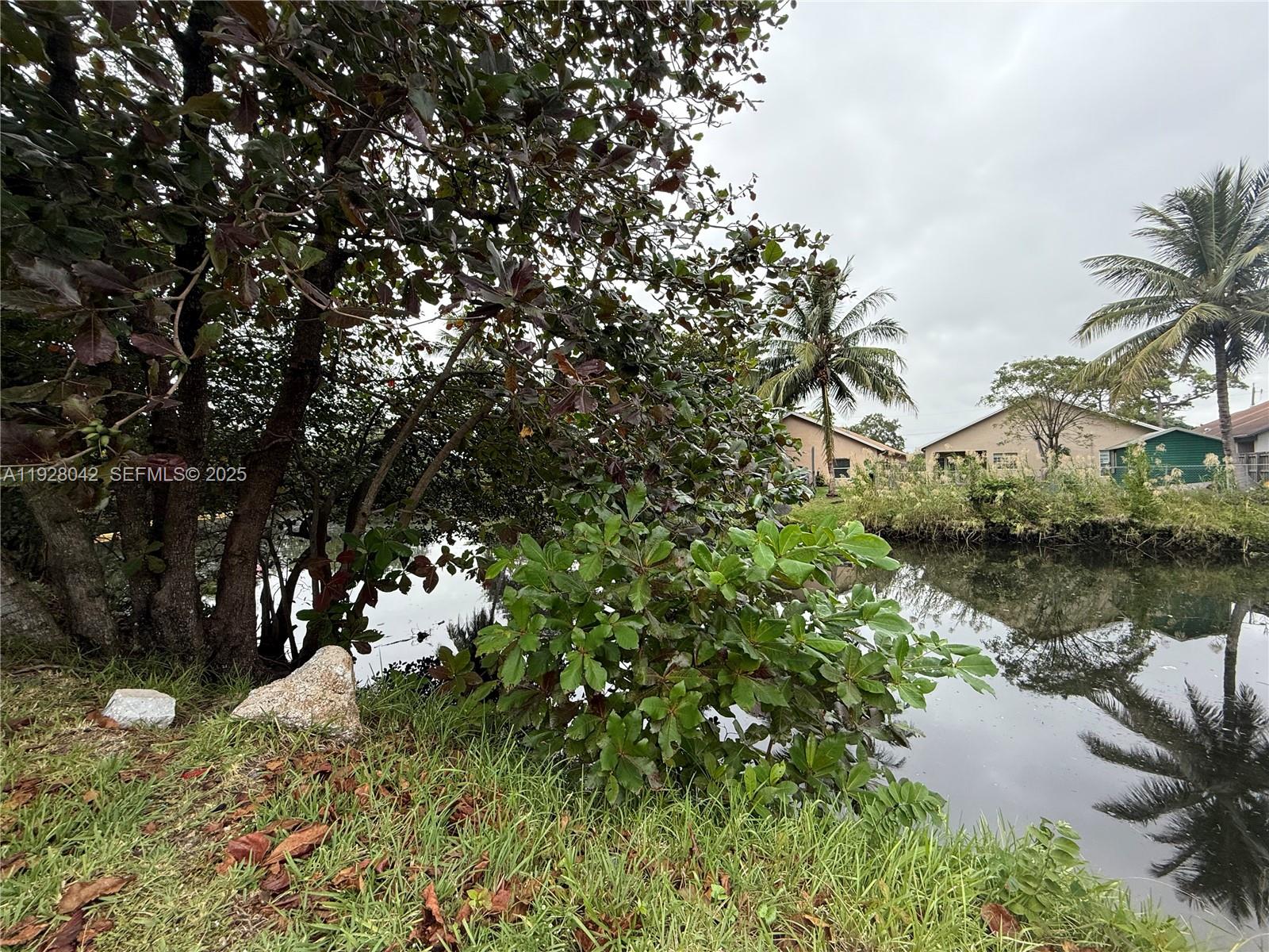 See details / sq. ft. $ 2025-12-09 0 Photo