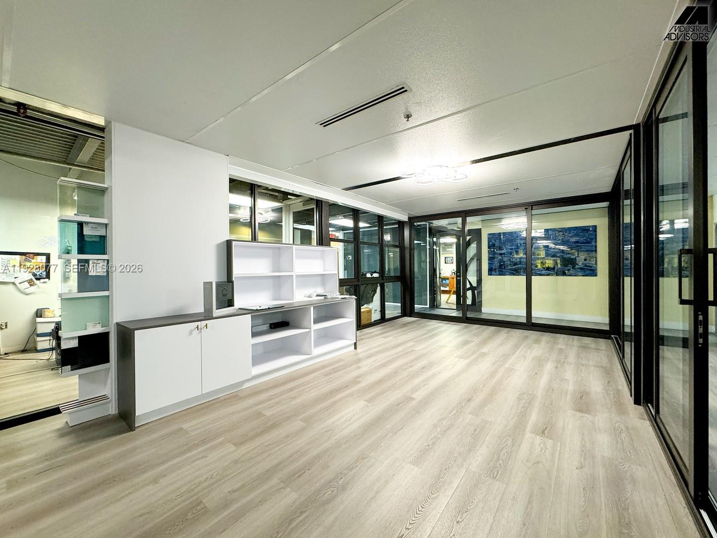   /   sq. ft. $ 2025-12-16 0 Photo