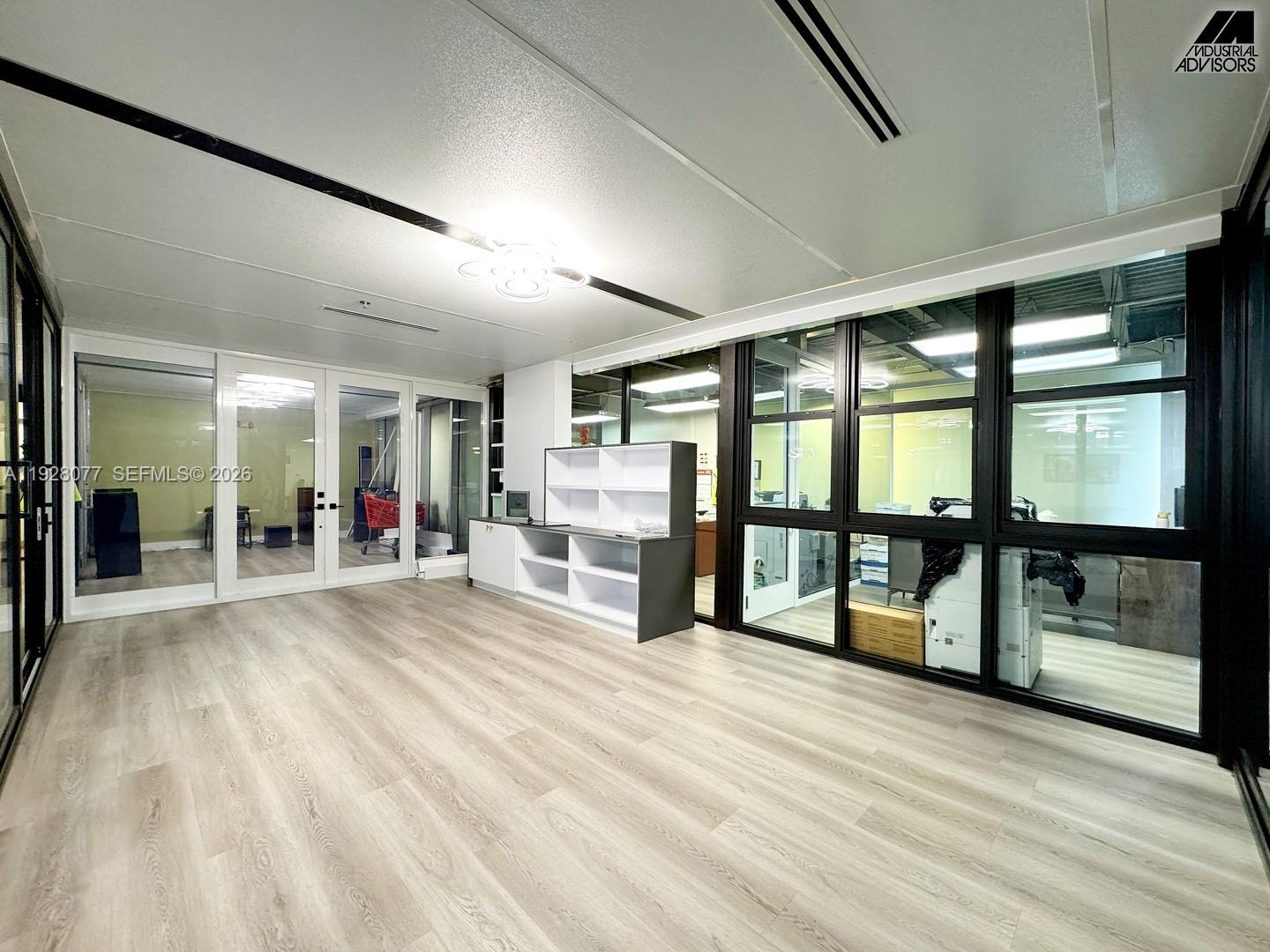   /   sq. ft. $ 2025-12-16 0 Photo