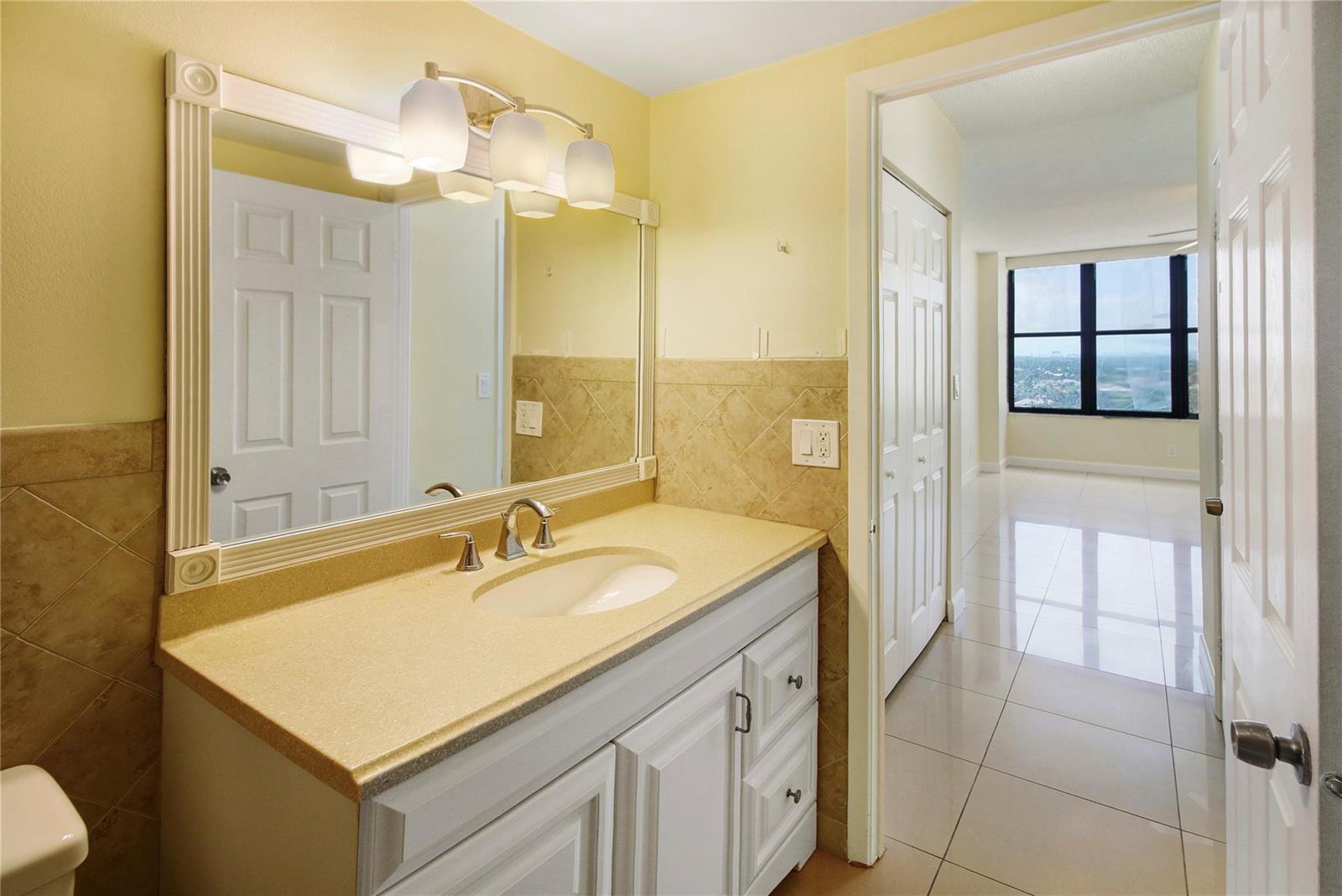 Photo of 2500 Parkview  #1710, Hallandale Beach, Florida, 33009 - Photo 16