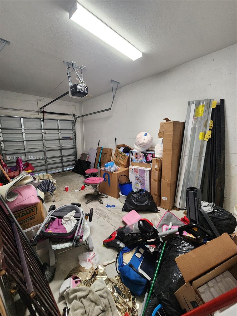 See details 916 3 / 3 1542 sq. ft. $ 2025-12-09 0 Photo