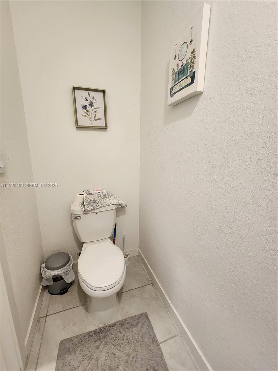 See details 916 3 / 3 1542 sq. ft. $ 2025-12-09 0 Photo