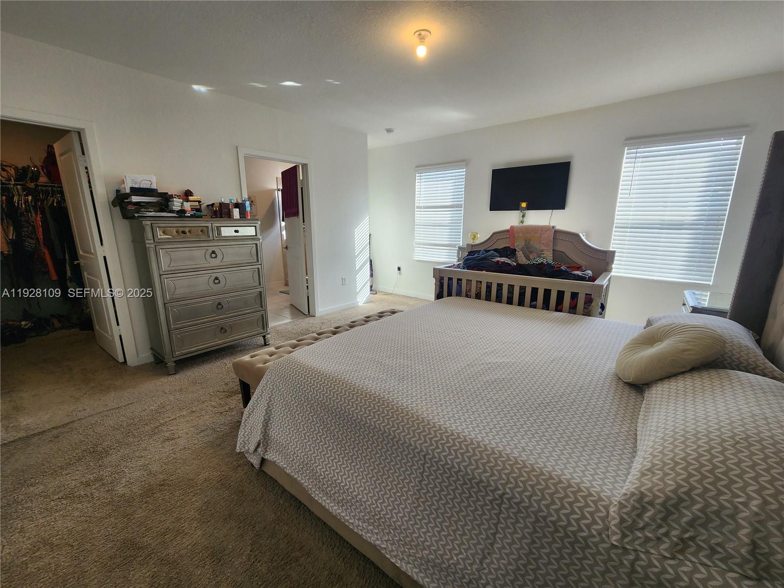 See details 916 3 / 3 1542 sq. ft. $ 2025-12-09 0 Photo