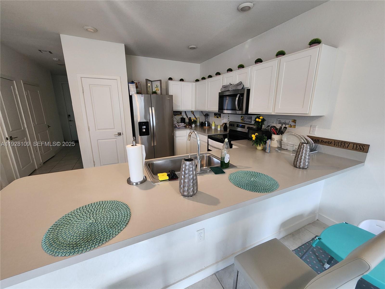 See details 916 3 / 3 1542 sq. ft. $ 2025-12-09 0 Photo