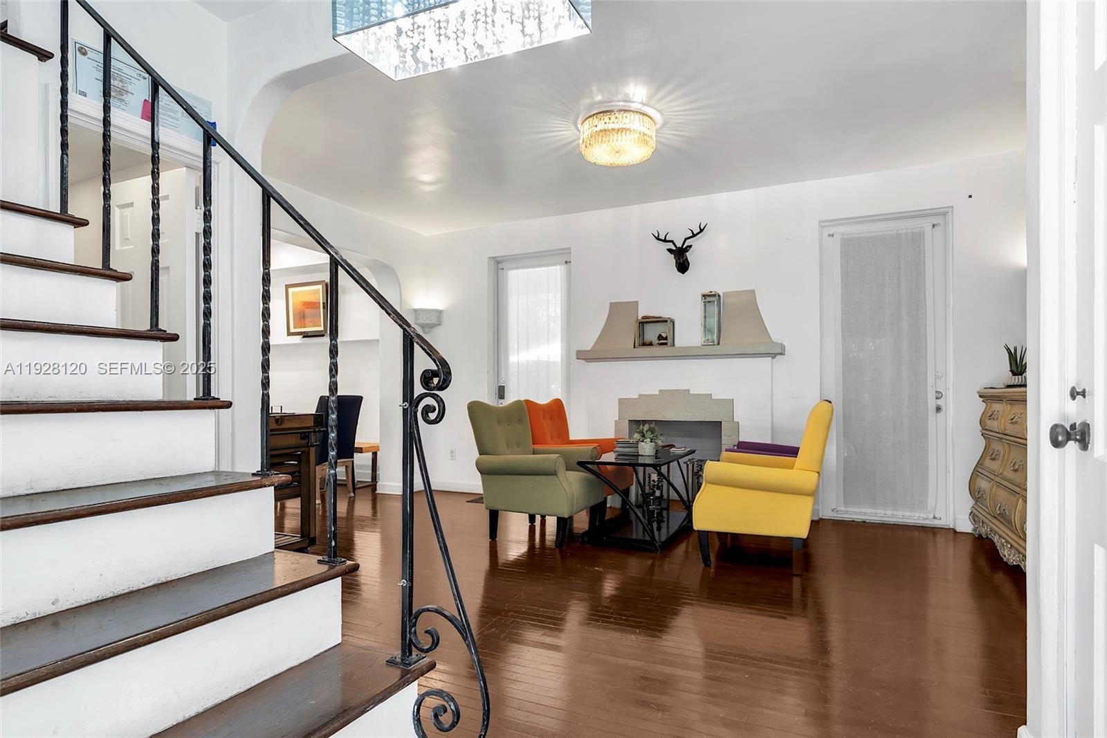 See details / 1760 sq. ft. $ 2025-12-09 0 Photo