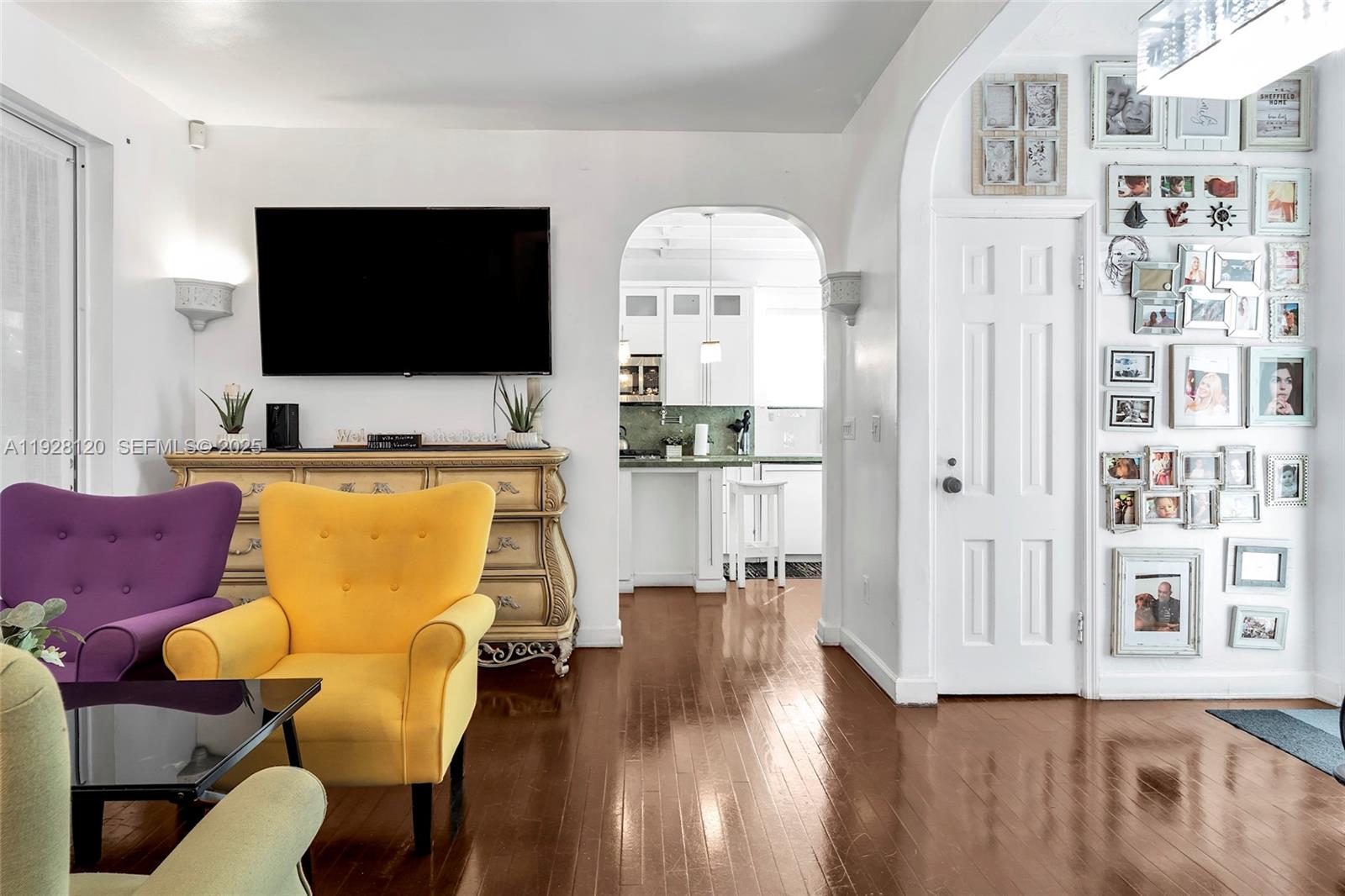 See details / 1760 sq. ft. $ 2025-12-09 0 Photo