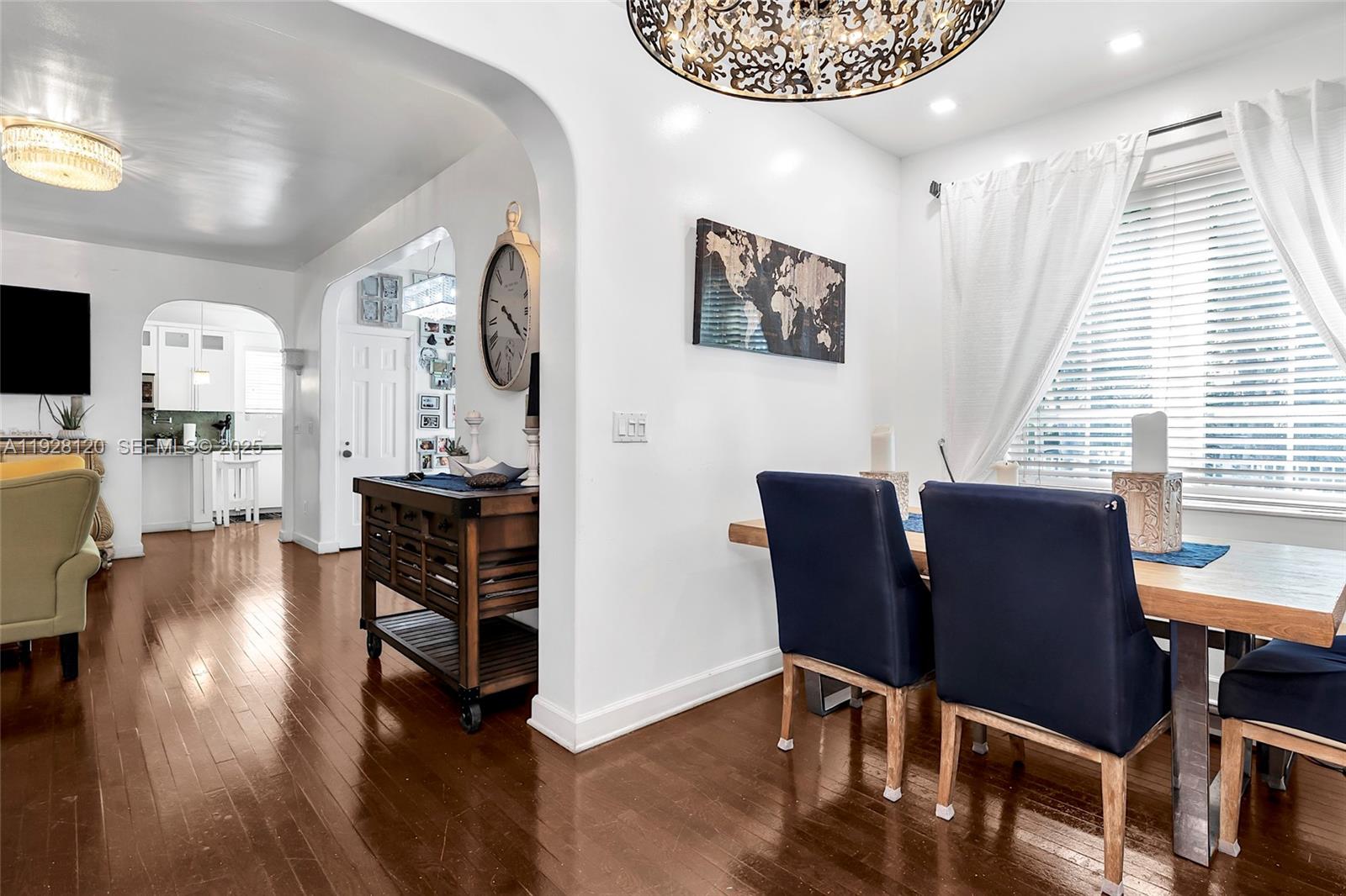 See details / 1760 sq. ft. $ 2025-12-09 0 Photo