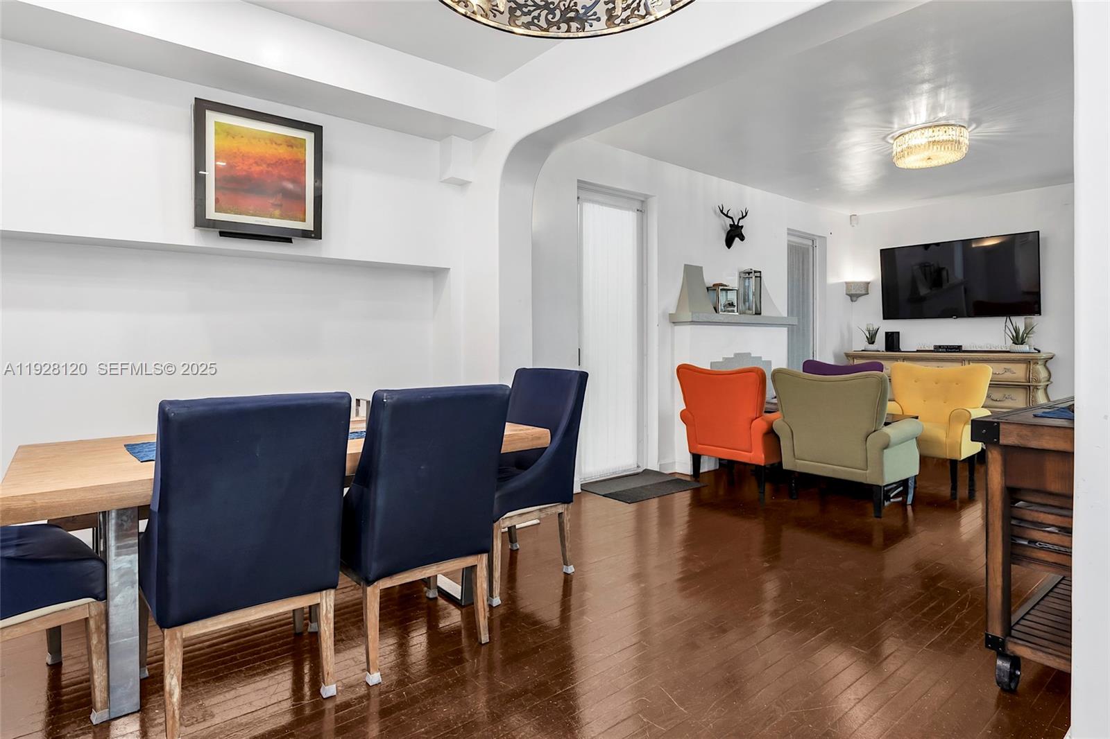 See details / 1760 sq. ft. $ 2025-12-09 0 Photo