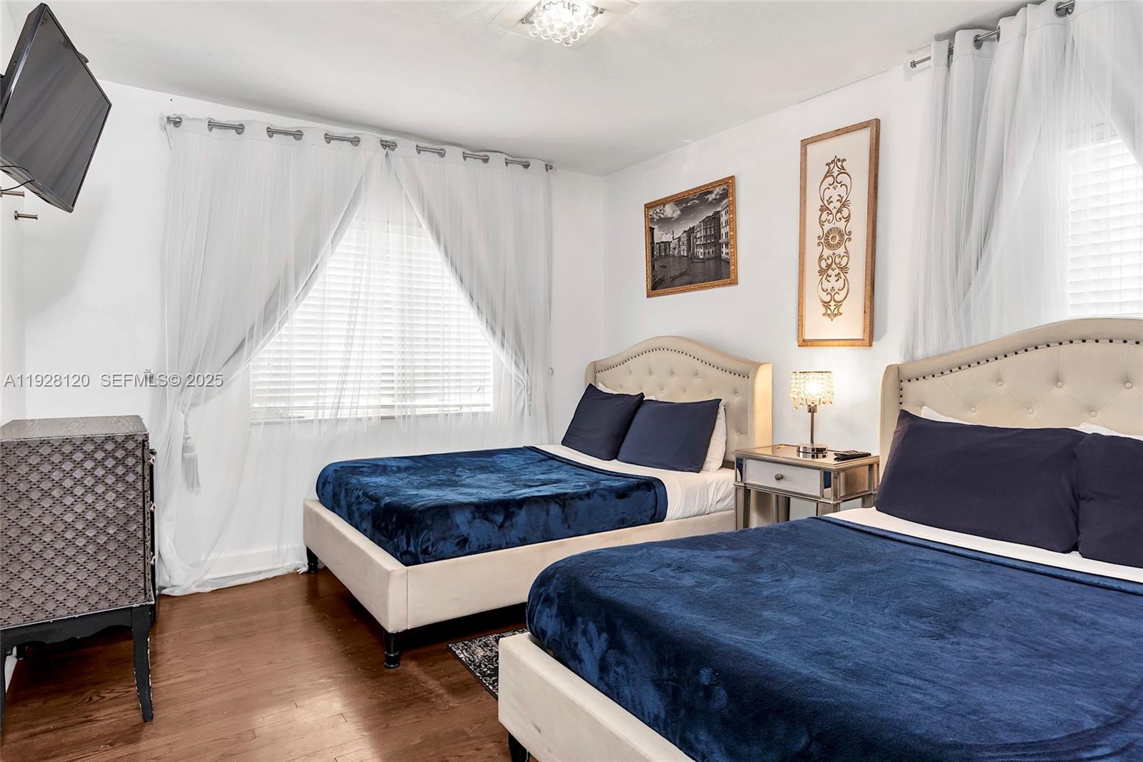 See details / 1760 sq. ft. $ 2025-12-09 0 Photo