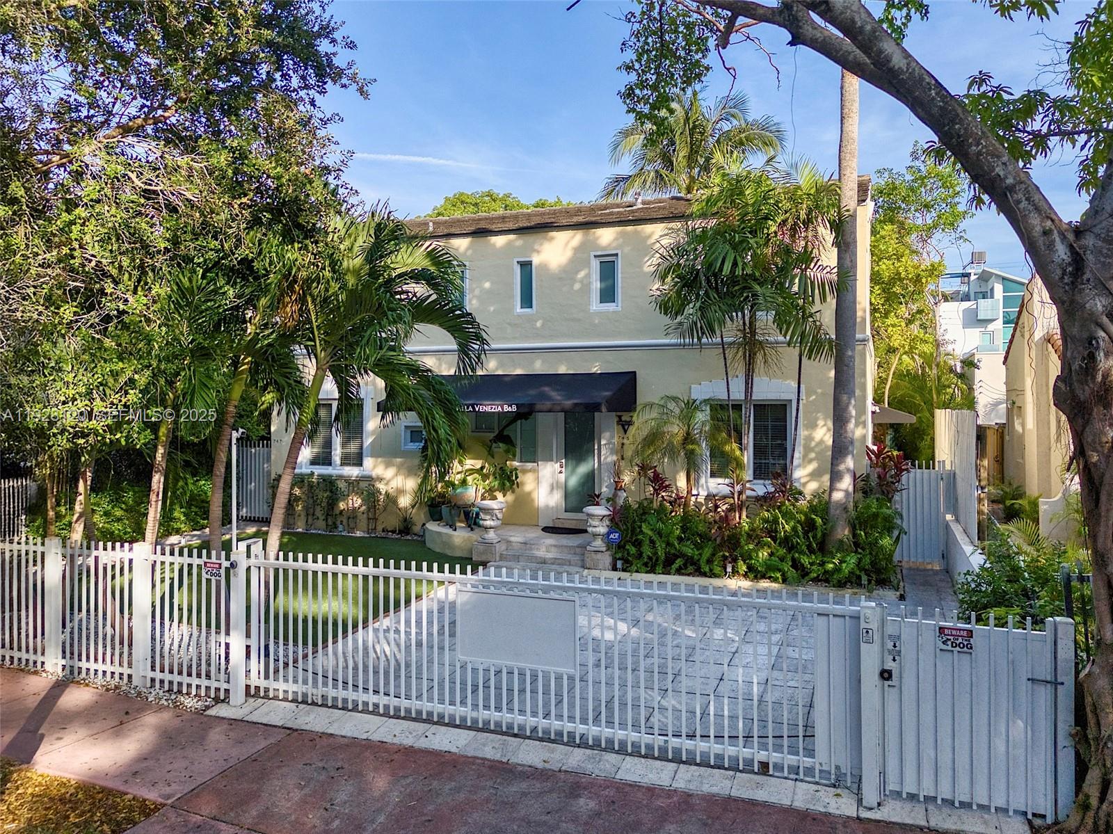 See details / 1760 sq. ft. $ 2025-12-09 0 Photo